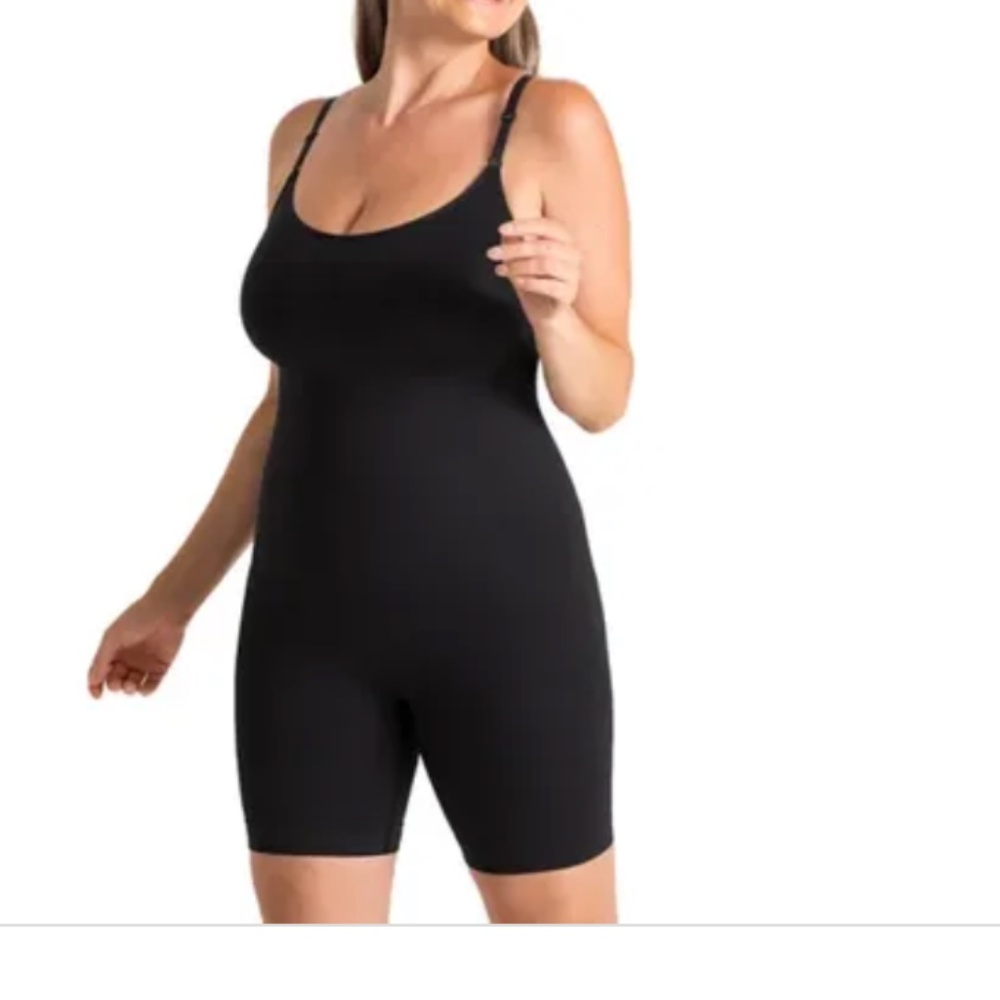 Shapermint Essentials Women's Scoop Neck Mid-Thigh Bodysuit 95002 - Black
